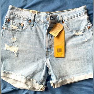 NWT size 28 Levi’s shorts